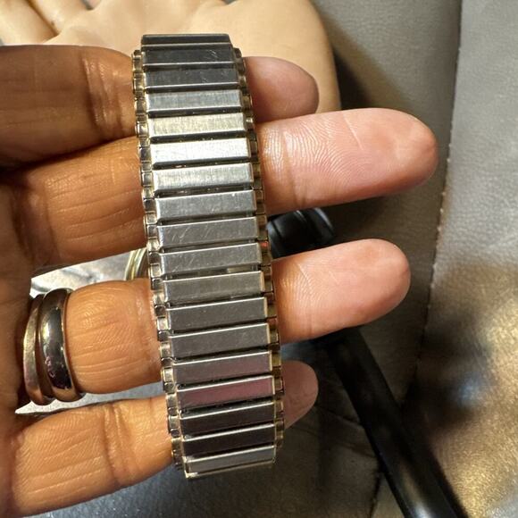 -WATCH MEN Armitron Gold Stainless Steel W/Day Date Quartz - Picture 12 of 13